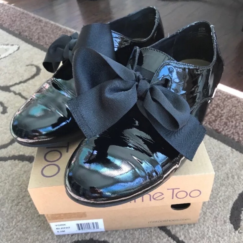 Genuine patent leather oxford loafer